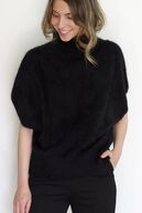 Raccoon rollneck short sleeve knit, black