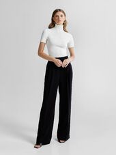 Pola pooloneule, valkoinen