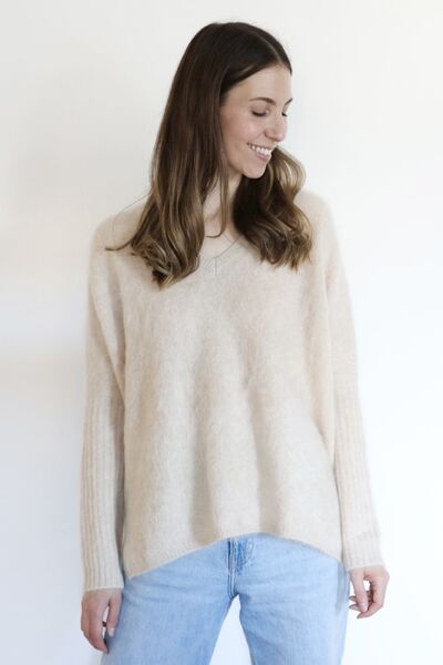 Bianca wool blend v-neck knit, champagne