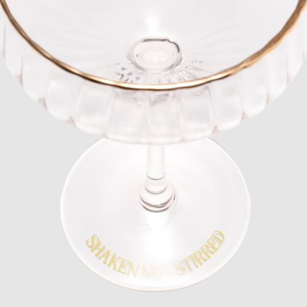 Cocktail coupe, Shaken not Stirred