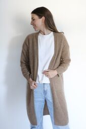 Ruby raccoon blend cardigan, latté