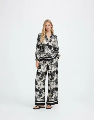 Long sleeve blouse with Toile De Jouy print, black