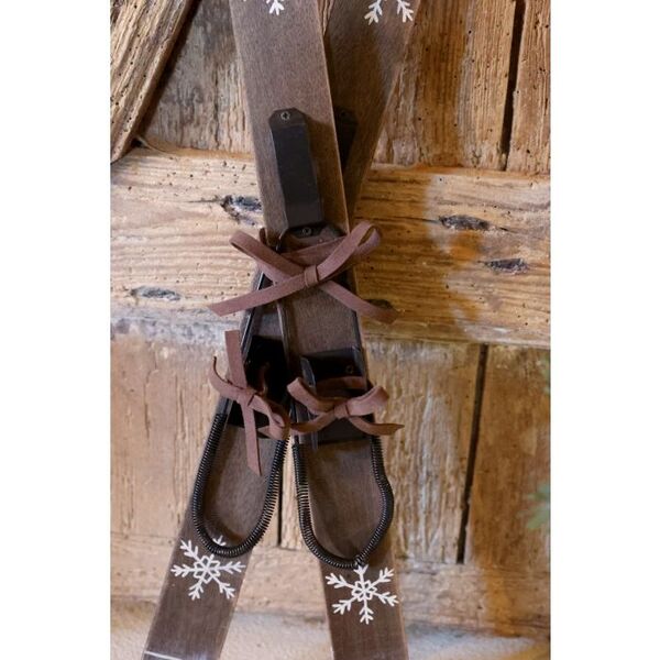 Vintage skis for deco, antique mocca
