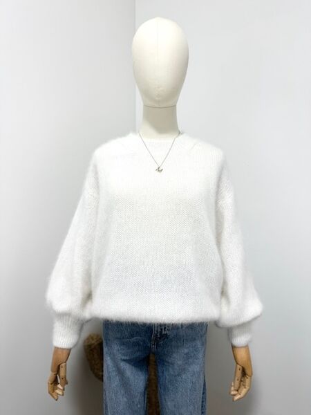 Roundneck angora sweater, white