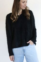 Bianca wool blend v-neck knit, noir
