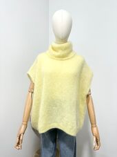 Sleeveless turtleneck sweater, light yellow
