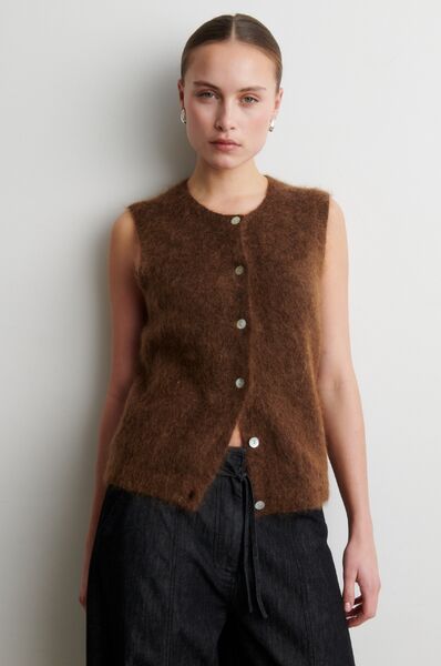 Brook knit button vest, carafe