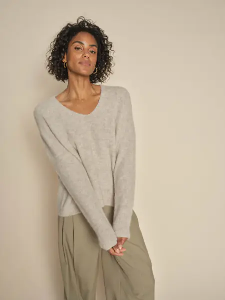 Thora v-neck knit, feather gray