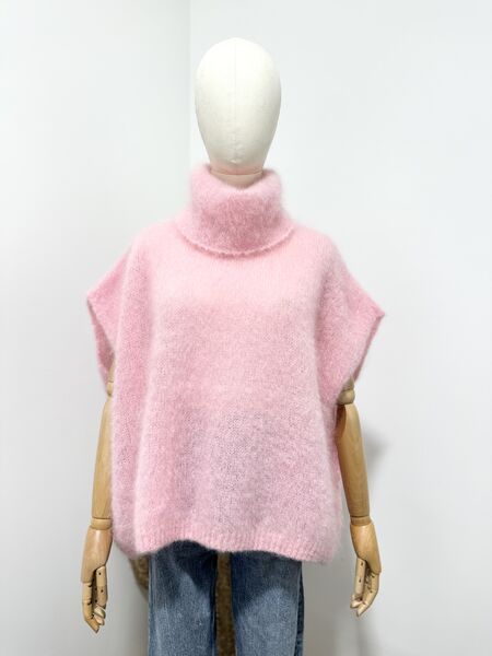 Sleeveless turtleneck sweater, rose shadow