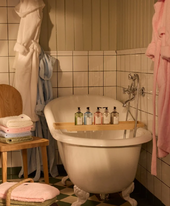 A rose by day hand wash