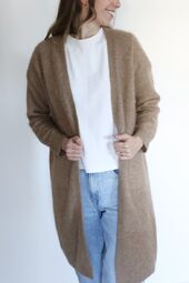 Ruby raccoon blend cardigan, latté