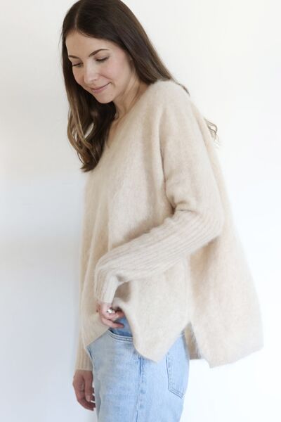 Bianca wool blend v-neck knit, champagne