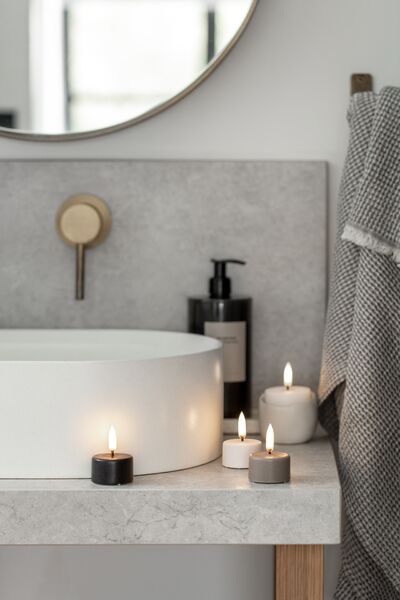 Led tealight with battery, white