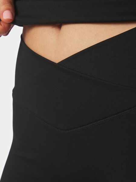 Lea wrap shorts, black