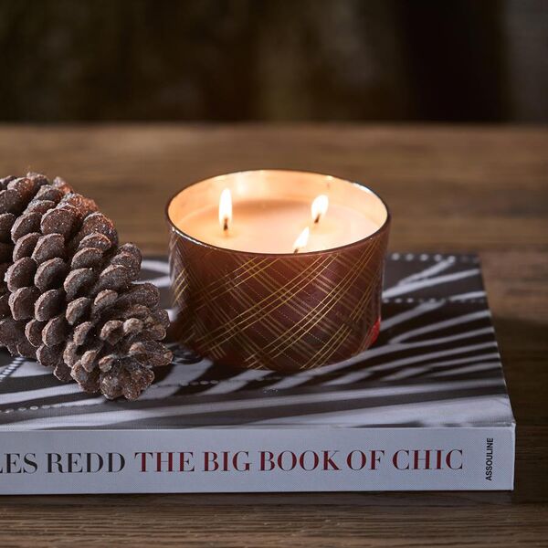 Classic tartan scented candle