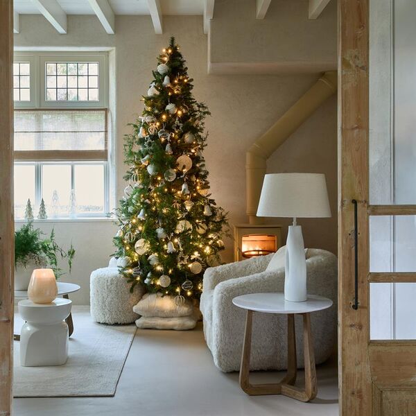 Bovery footstool, white lion