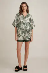 Shorts with Toile De Jouy print, green