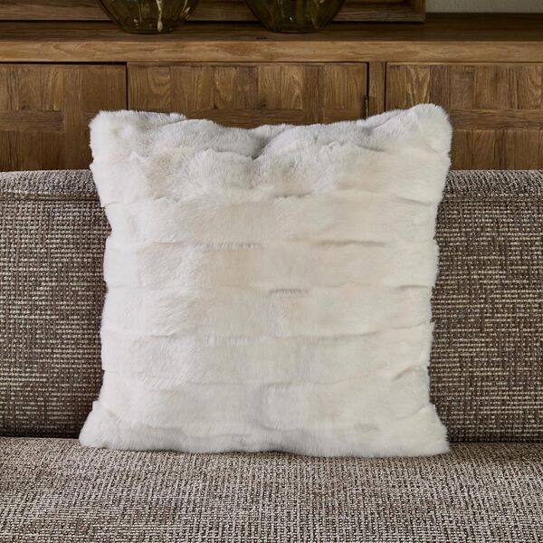 Romolo faux fur pillow cover 50x50