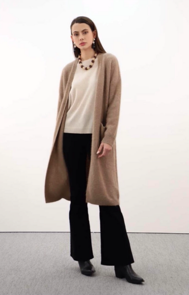 Ruby raccoon blend cardigan, latté