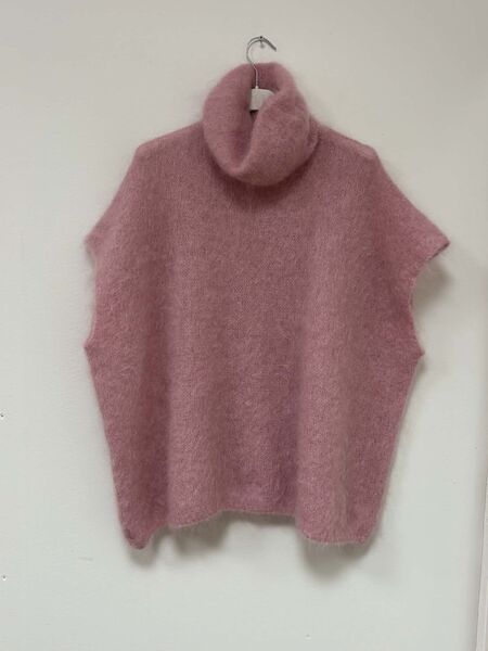 Turtleneck mohair vest, baby pink