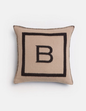 B-logo cushion cover 50x50, espresso/sand