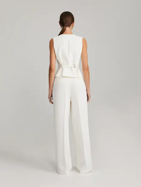 Maria liivi, valkoinen