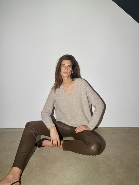 Thora v-neck knit, feather gray
