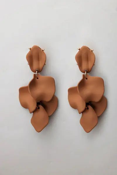 Leaf earrings, camel