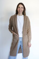 Ruby raccoon blend cardigan, latté