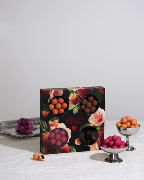 Small selection box love 2026