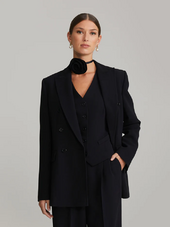 Roseann asuste, musta