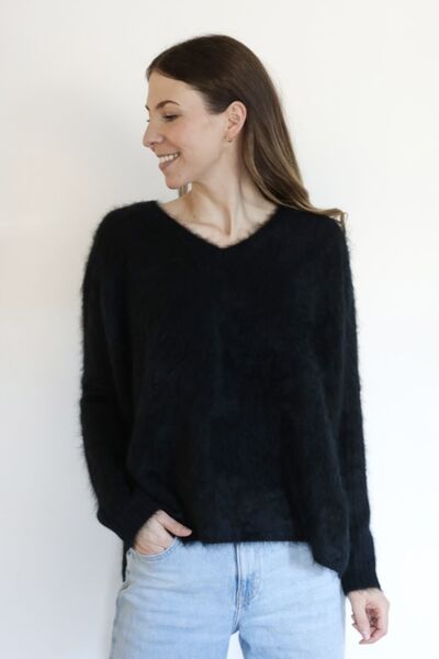 Bianca wool blend v-neck knit, noir