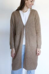 Ruby raccoon blend cardigan, latté
