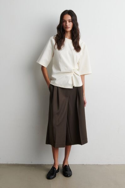Arkai drape tee, eggnog